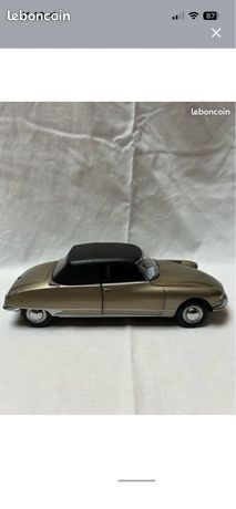 Voiture Citroën cabriolet ds 19 norev