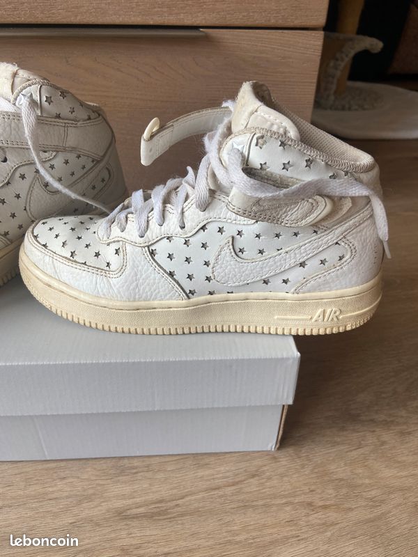 Nike Air Force Mid étoile Chaussures