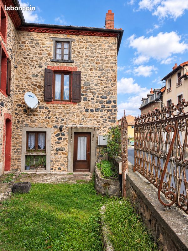 Maison 4 pièces 80 m² · à Molompize · 80 m² · 25 000 €