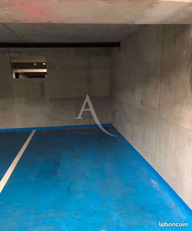 Parking/box CRETEIL · à Créteil · 62 €/mois