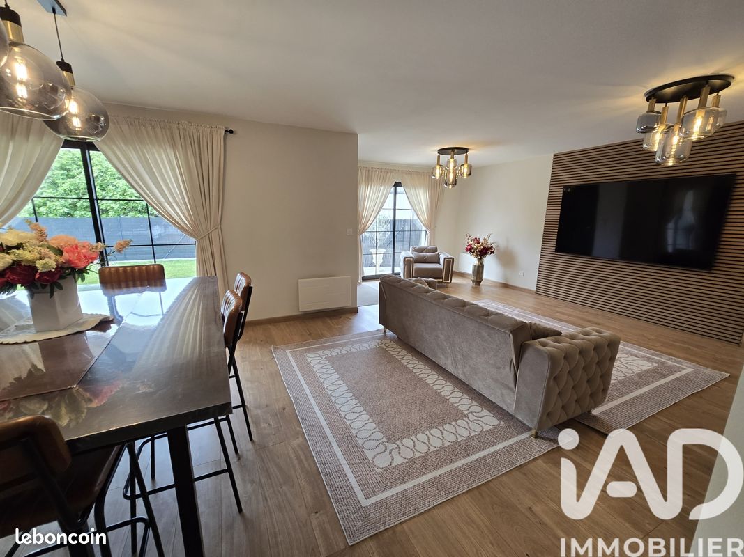 Maison 4 pièces 135 m² · à Tonnay-Charente · 135 m² · 346 000 €