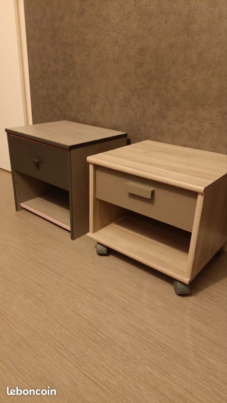 URGENT Table de chevet. Ensemble (image 2)