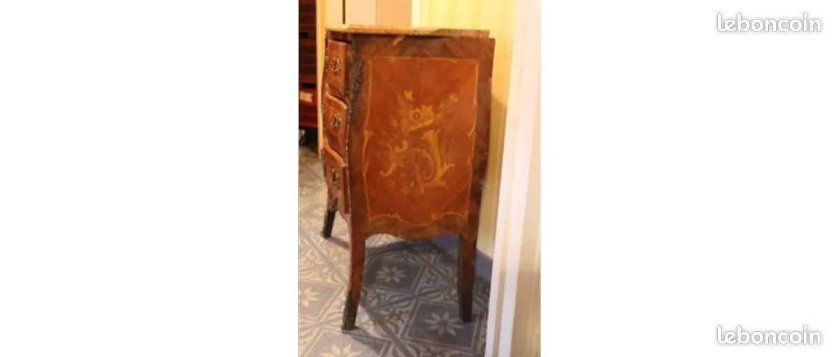 Magnifique commode galbée Louis XV (image 2)