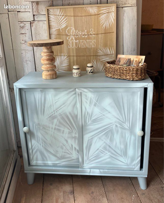 Buffet ou meuble de rangement en bois (image 1)