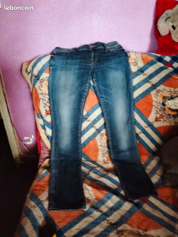Jean Guess starlet évasé stretch taille 29-30 très bon état (image 3)