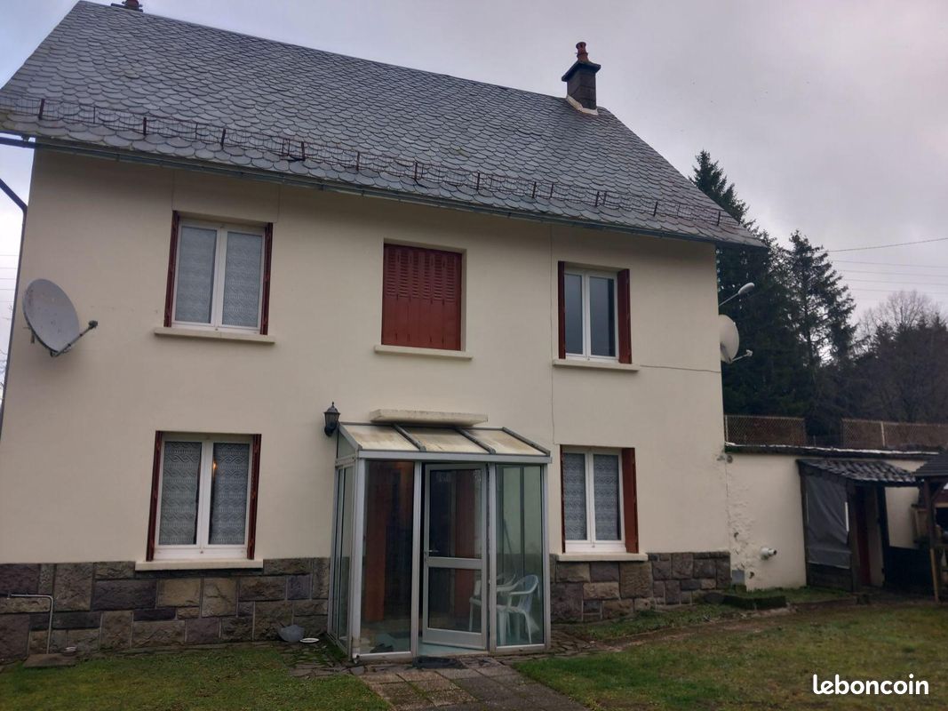 Maison 6 pièces 160 m² · à Marcenat · 160 m² · 95 400 €