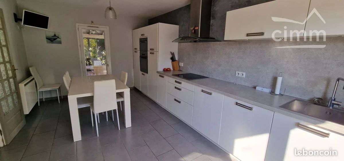 Maison 10 pièces 170 m² · à Chamaret · 170 m² · 359 000 €