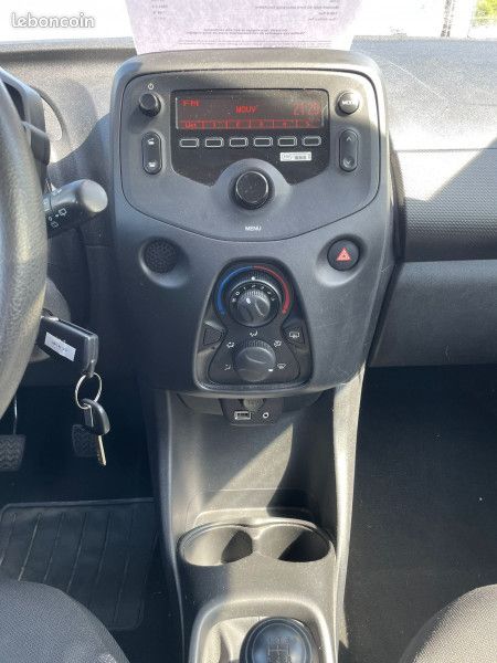 Peugeot 108 VTI 72 LIKE S&S 4CV 5P (image 4)