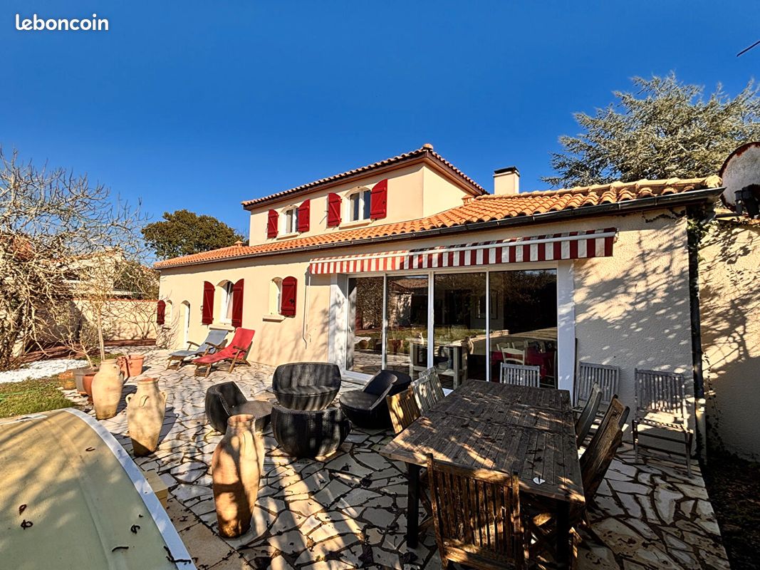 Maison 9 pièces 165 m² · à Basse-Goulaine · 165 m² · 499 900 €