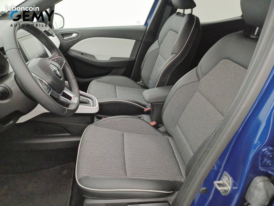 RENAULT Clio E-Tech full hybrid 145 Techno (image 5)