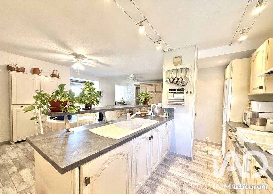 Appartement 3 pièces 86 m² · à Saint-Laurent-du-Var · 86 m² · 299 000 €