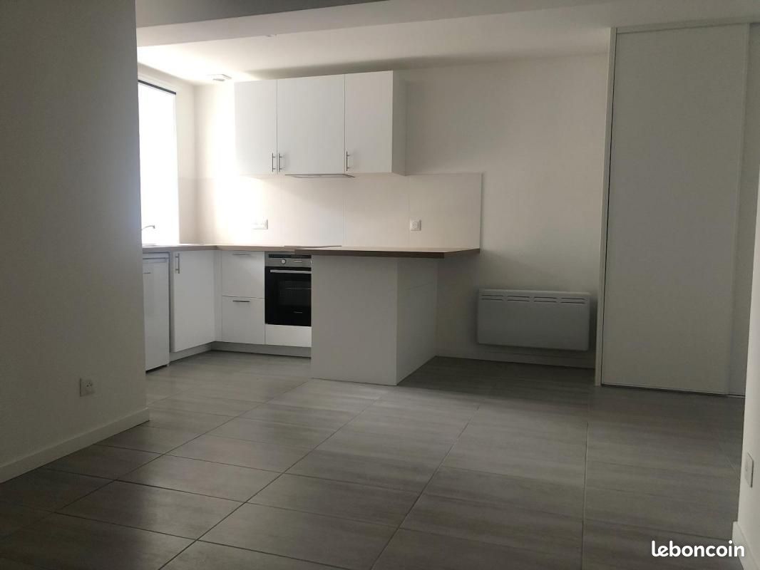 Appartement 1 pièce 25 m² - Thouars 79100 (image 3)