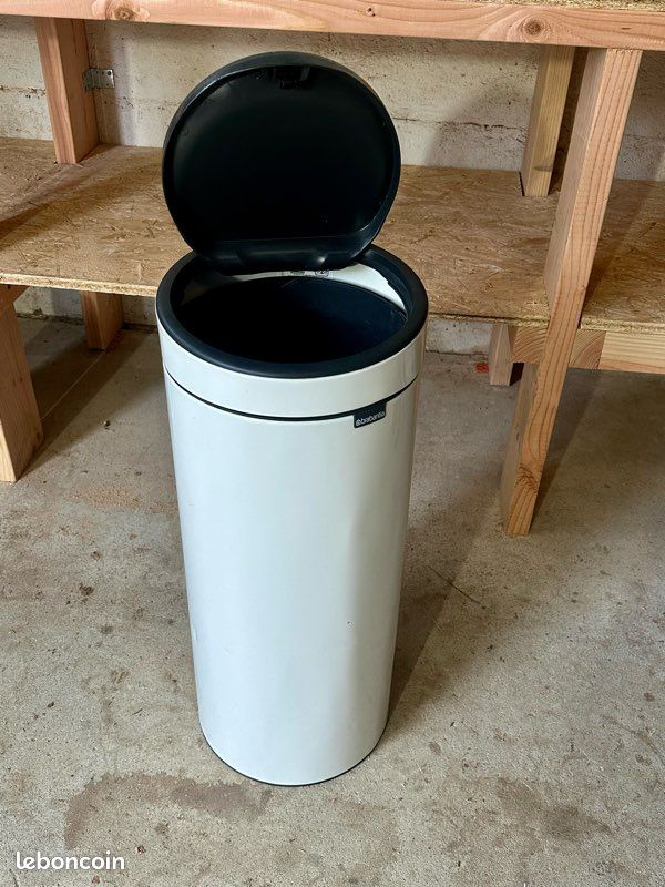 Poubelle Brabantia Touche Bin 30 litres (image 1)
