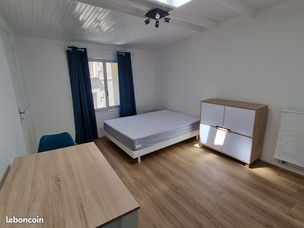 POITIERS CENTRE, BLOSSAC, Studio meublé toutes charges comprises - Poitiers 86000 (image principale 0)