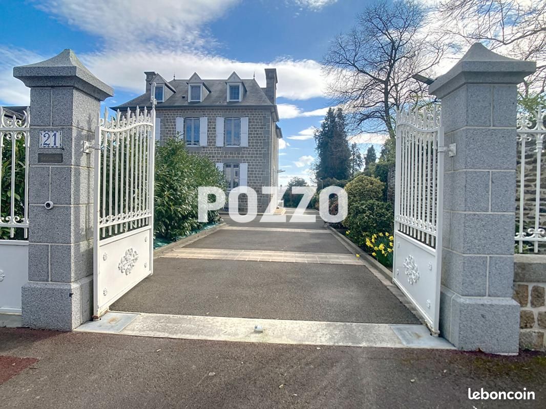Maison 8 pièces 206 m² · à Saint-Hilaire-du-Harcouët · 206 m² · 499 000 €