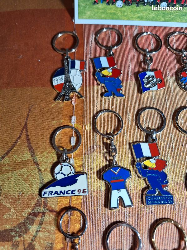 Lot De 11 Porte-clés Sport Hawgs 1998 – Football, Lutte, Karaté, Football Américain – Toybox