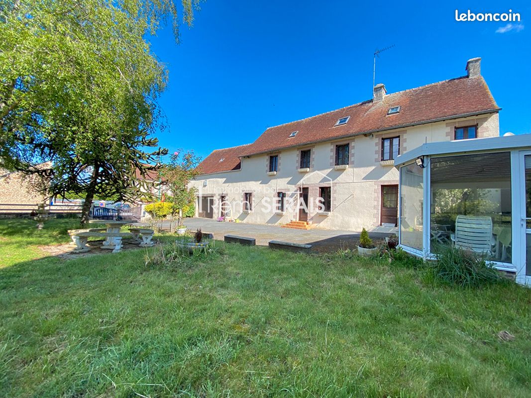 Maison 8 pièces 186 m² · à Fleuré · 186 m² · 160 500 €