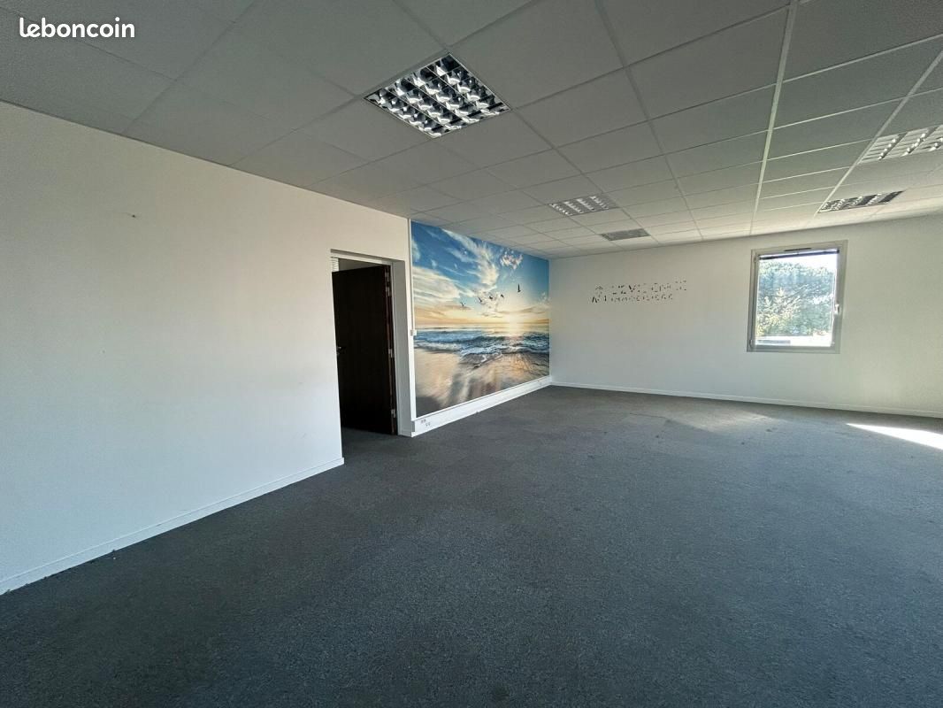 Bureaux 261 m² (image 2)