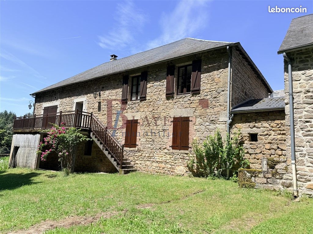 Maison 9 pièces 210 m² · à Peyrelevade · 210 m² · 119 900 €