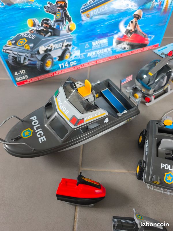 Playmobil police 9043.
Manque le moteur pour le bateau (possibilité de l'acheter en magasin).
En très bon état.
Envoie essentiellement par mondial Relay (image 3)