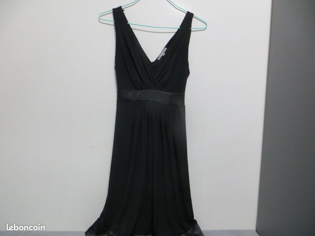 Robe Noire Sans Manches Fendue Sur Le Côté - Taille 38 Femme - Très Bon état Occasion