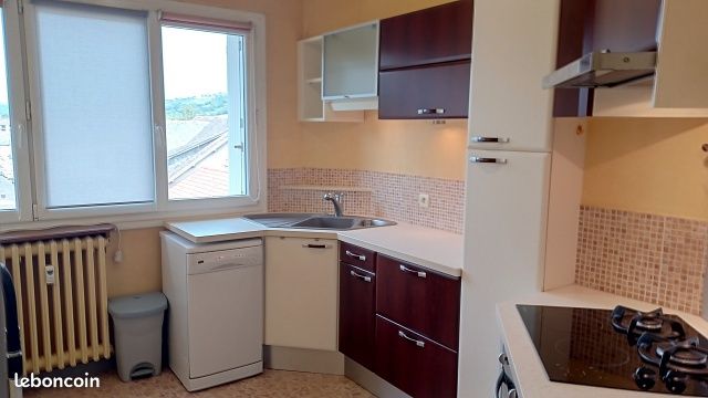 Appartement 3 pièces 77 m² · à Aurillac · 77 m² · 648 €/mois