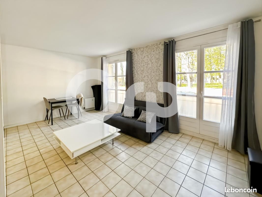 Appartement 2 pièces 49 m² · à Senlis · 49 m² · 830 €
