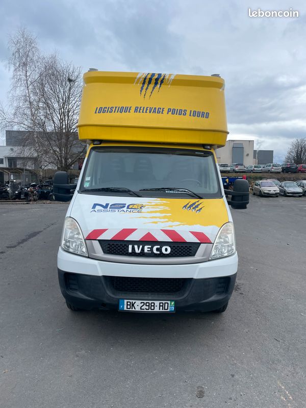 Iveco daily caisse hayon 5t2 (image 2)