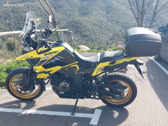 Suzuki V-Strom 1050 XT Adventure Motos