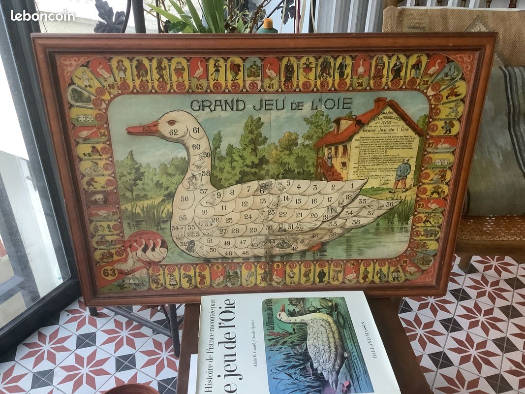 ANCIENNE BOITE aux Anciens Plateaux de Jeu de l'Oie et des Petits
