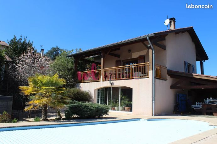 Propriété 6 pièces 200 m²