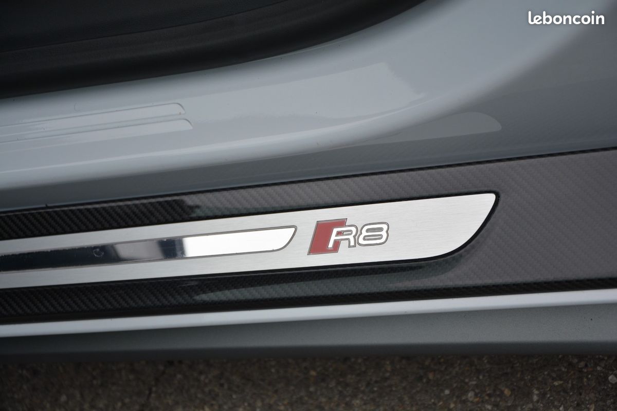 Audi R8 620 CV V10 Performance LOA 1 299 Euros Par mois Sièges Recaro Carbon Interieur et Moteur Gris Suzuka V 10 (image 14)