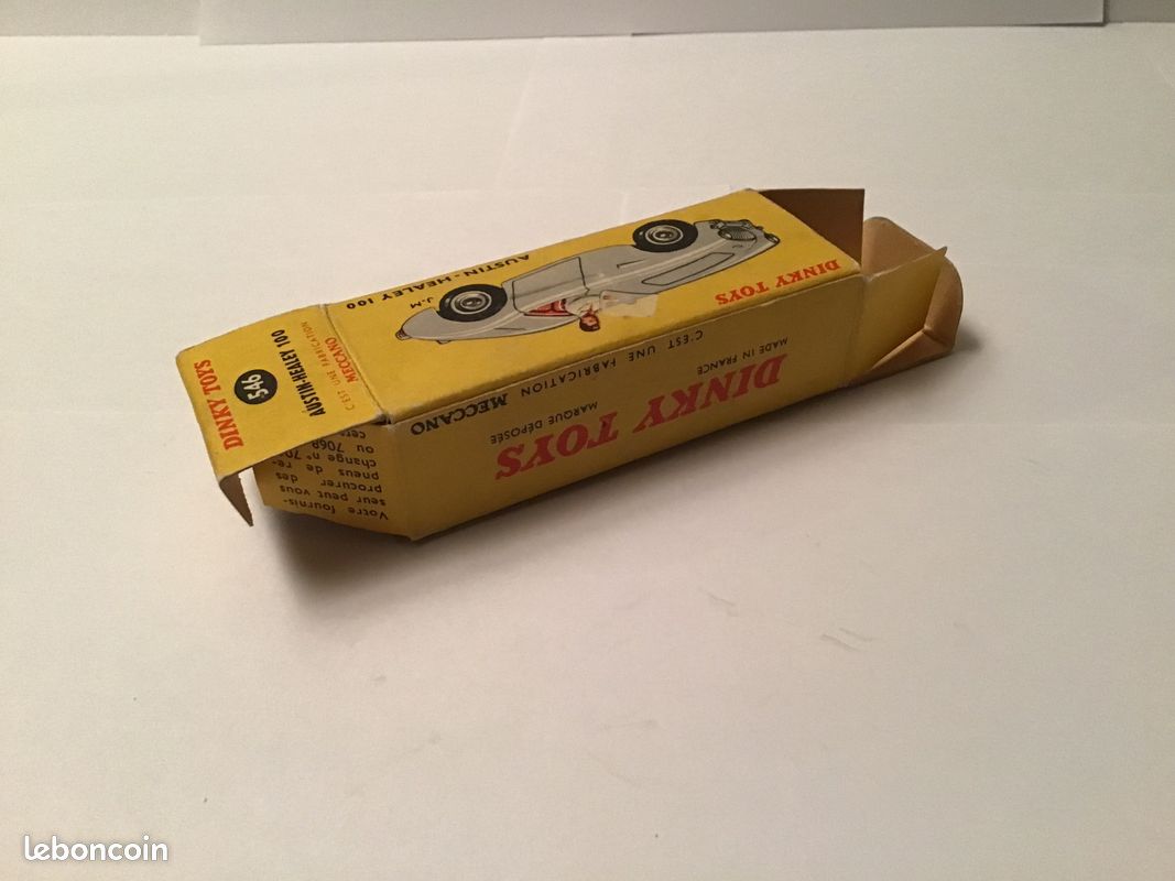 2081 MINIATURE AUSTIN HEALEY DINKY TOYS 2999