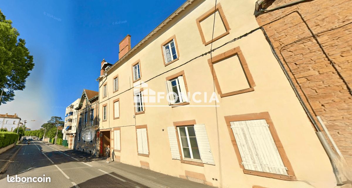 Garage · à Villefranche-sur-Saône · 72 €/mois