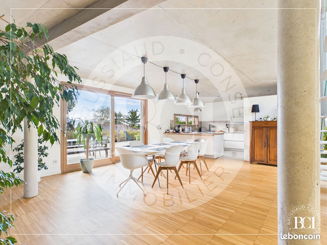 Maison 8 pièces 250 m² · à Saint-Ismier · 250 m² · 1 130 000 €