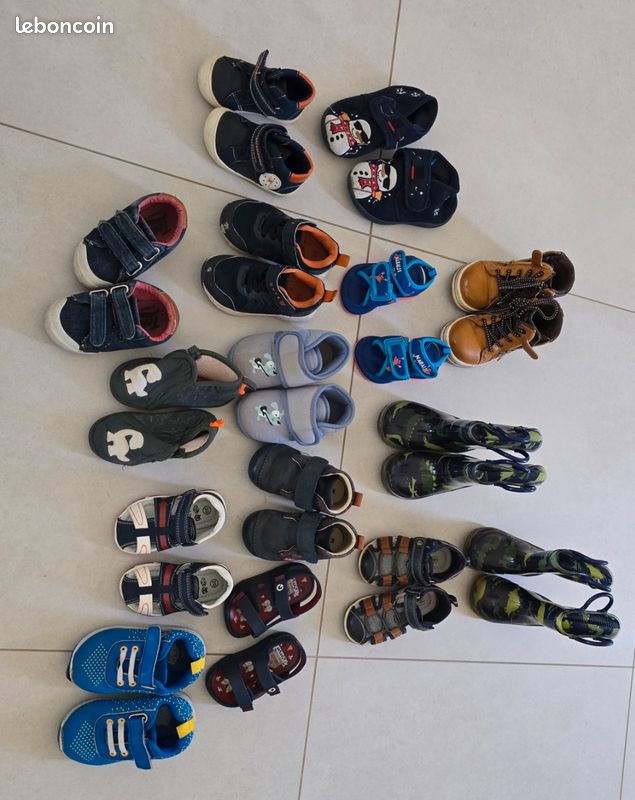 Chaussures garçon pointures 20 à 25
5 la paire
Prix dégressif si plusieurs paires (image 1)