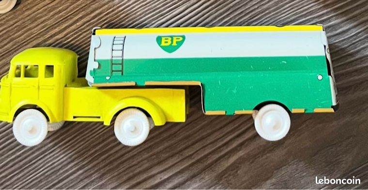 LOT DE 2 camions semi remorques Panhard DINKY TOYS en très bon état 1