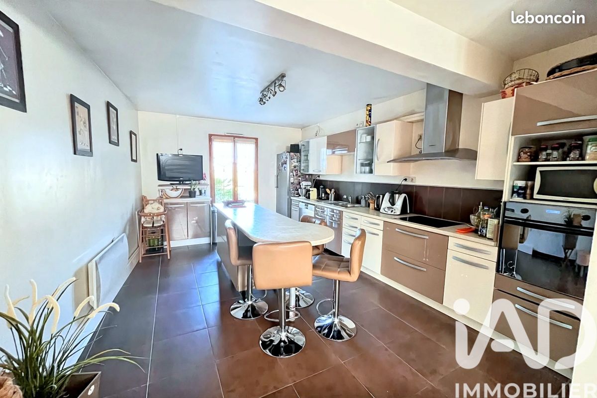 Maison 5 pièces 129 m² · à Combs-la-Ville · 129 m² · 349 900 €
