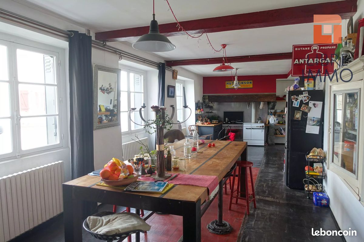 Appartement 7 pièces 184 m² · à Louvie-Juzon · 184 m² · 171 000 €