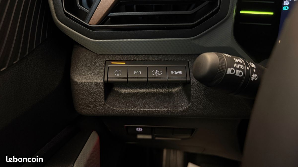 DACIA DUSTER HYBRID 155ch BVA 4X2 EXTREME SUREQUIPE (image 18)
