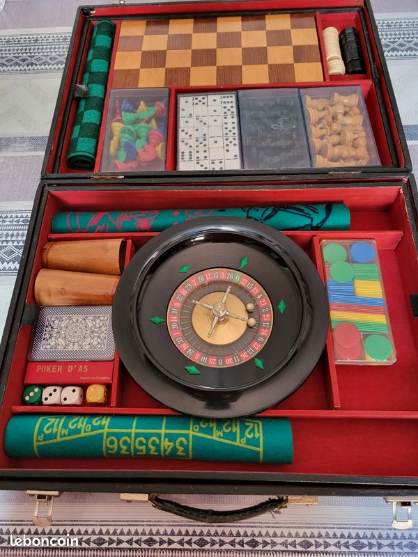 ANCIENNE MALETTE DE Jeux Avec Roulette EUR 65,00 - FR