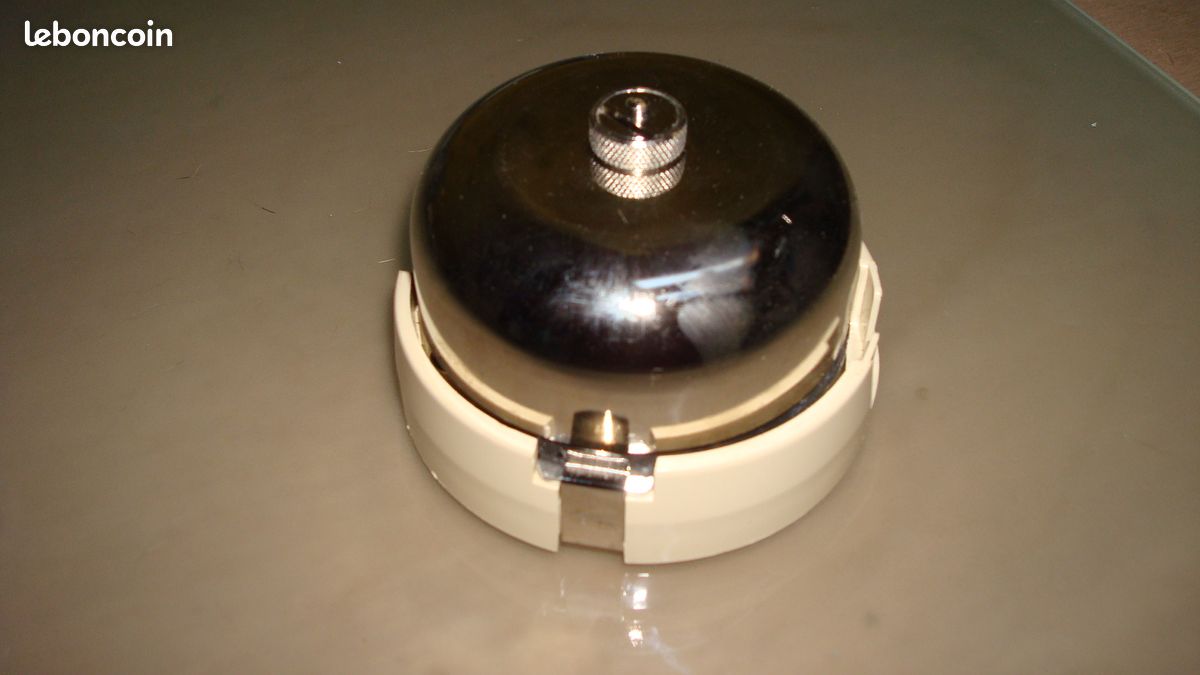 Ancienne sonnerie téléphonique (image 1)