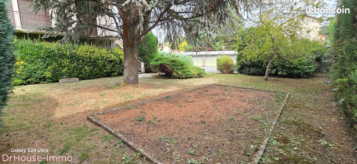 Appartement 4 pièces 85 m² · à Le Chambon-Feugerolles · 85 m² · 130 000 €