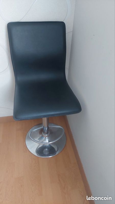Chaises (image 1)