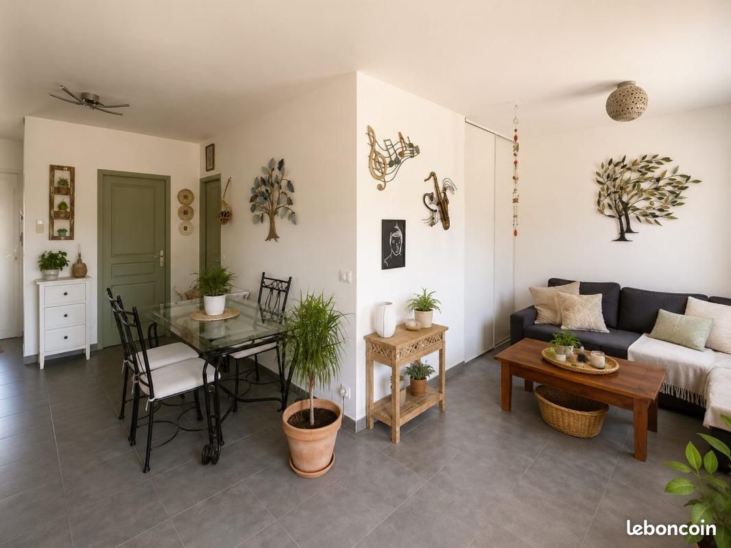 Appartement 2 pièces 44 m² · à La Roquebrussanne · 44 m² · 137 000 €