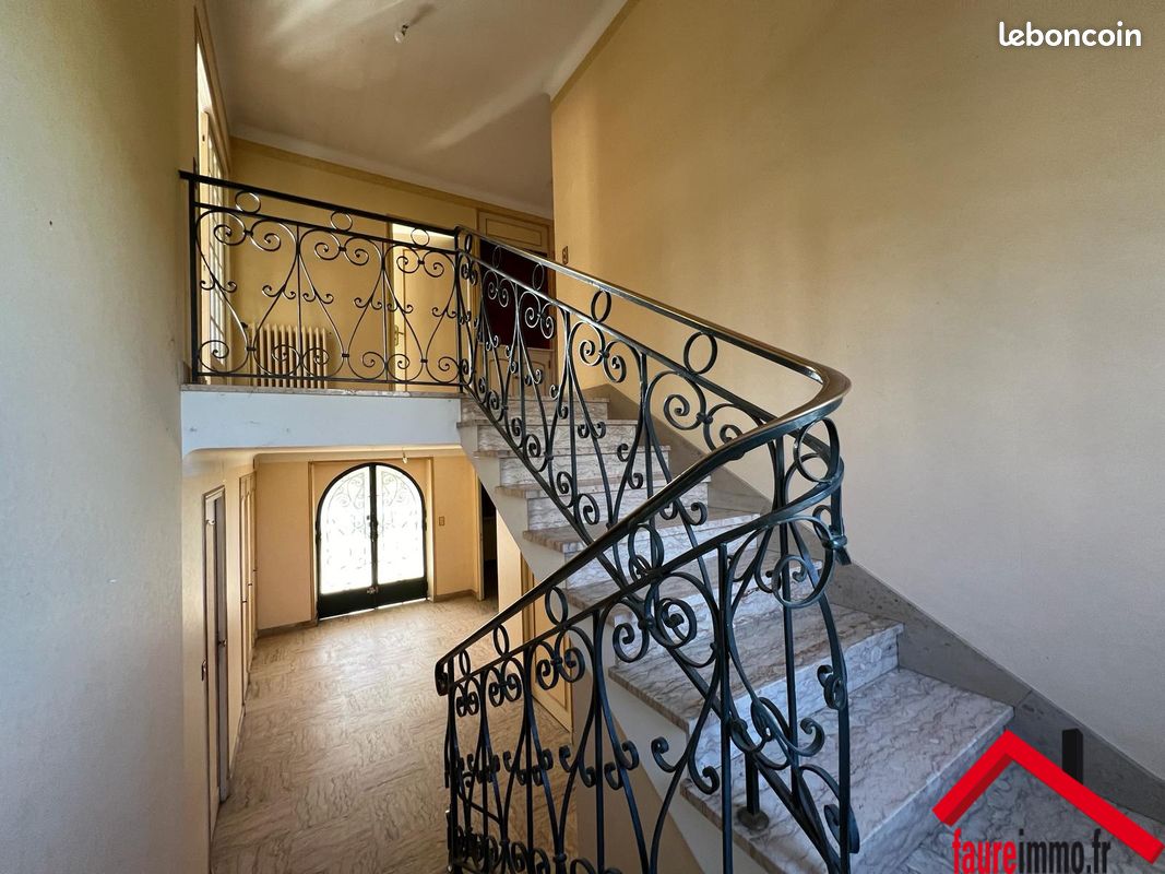 Maison 6 pièces 152 m² - Saint-Pantaléon-de-Larche 19600 (image principale 4)