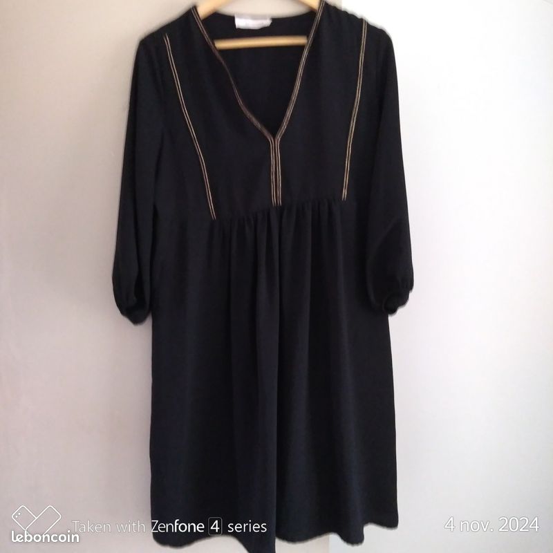 Robe Tunique Noire Version Sud, Taille M, Col V, Manches Longues - Occasion