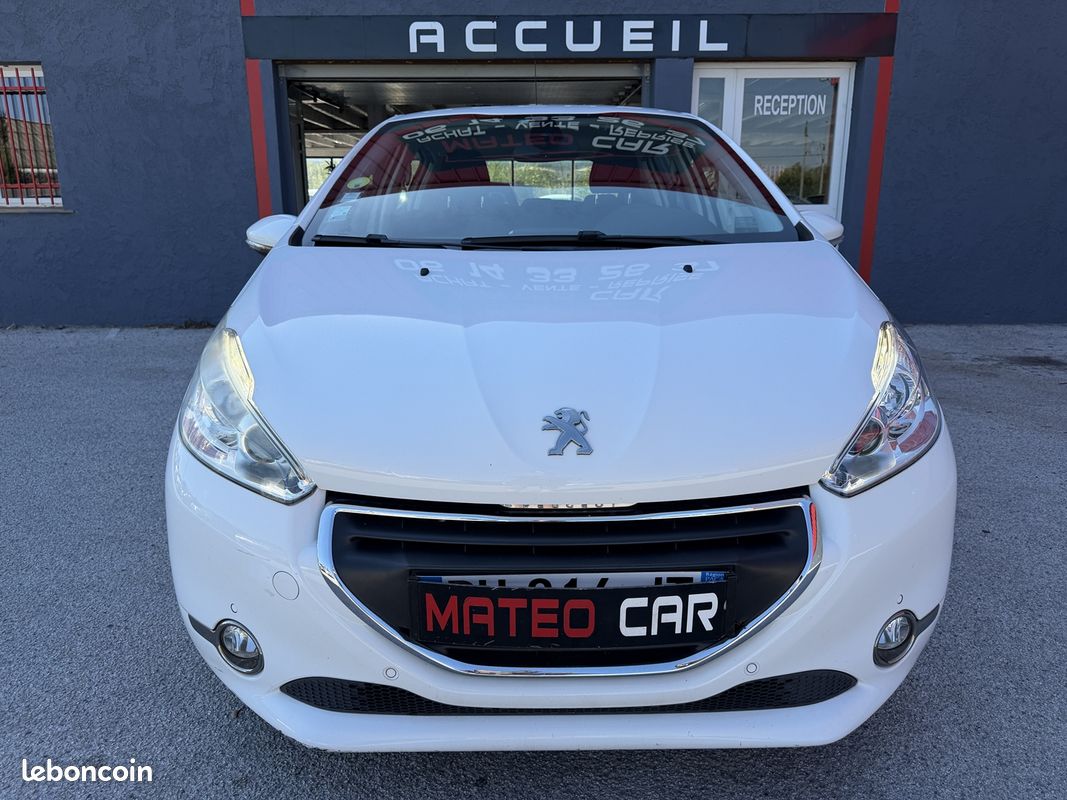 Peugeot 208 1.6 E-HDI FAP STYLE 5P (image 8)