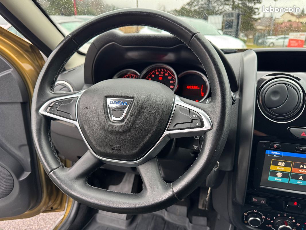 DACIA DUSTER Black Touch TCE 125Ch 4x2 (image 12)
