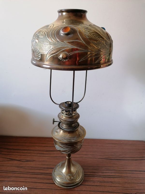 ANCIENNE LAMPE A PETROLE PIED REGULE ART NOUVEAU BOL VERRE AMBRE Complète D Vintage